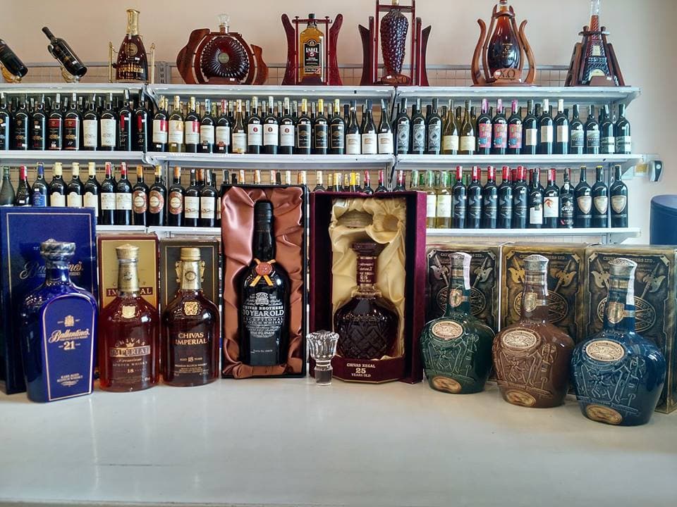 Cửa hàng rượu ngoại